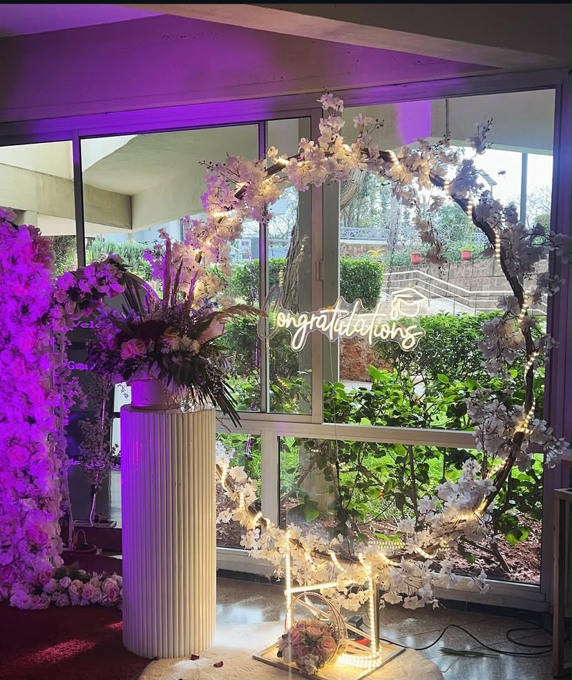 Décoration florale luxueuse pour un mariage Sqalli Events